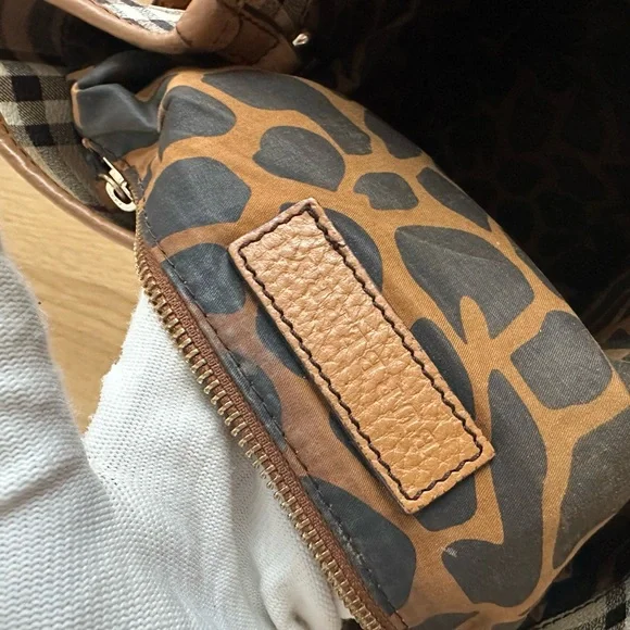 Burberry Tote Bag - Picture 15 of 16